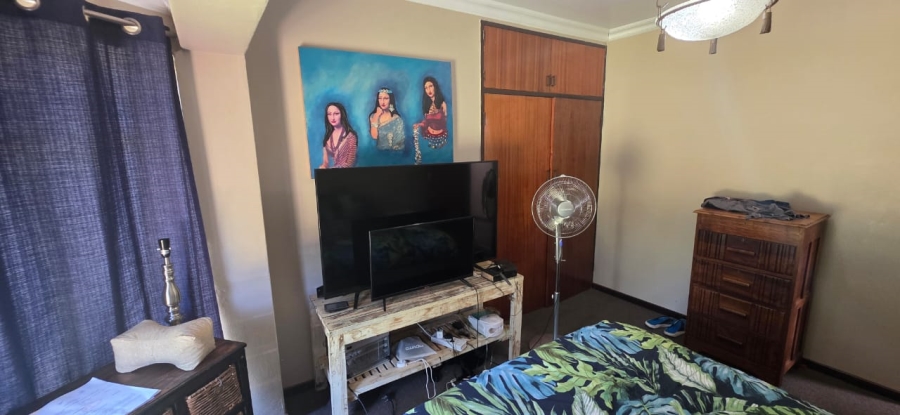 5 Bedroom Property for Sale in Wilkoppies North West